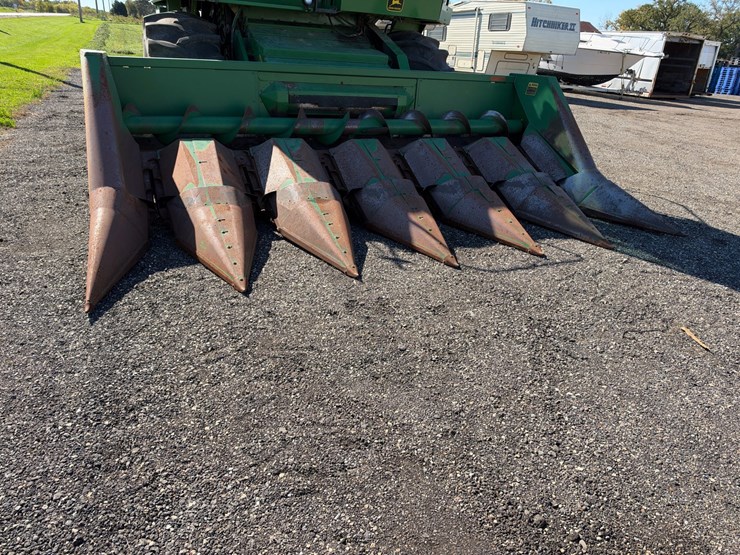 1981-john-deere-7720-image-4
