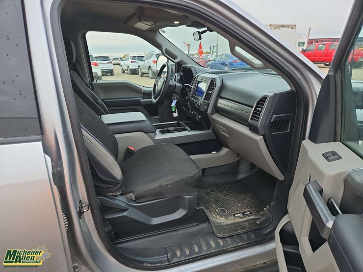 2022-ford-f250-image-26