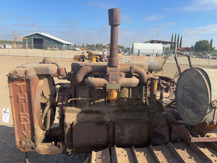 caterpillar-thirty-image-16