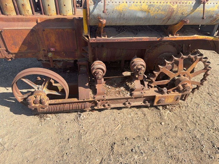 caterpillar-thirty-image-5