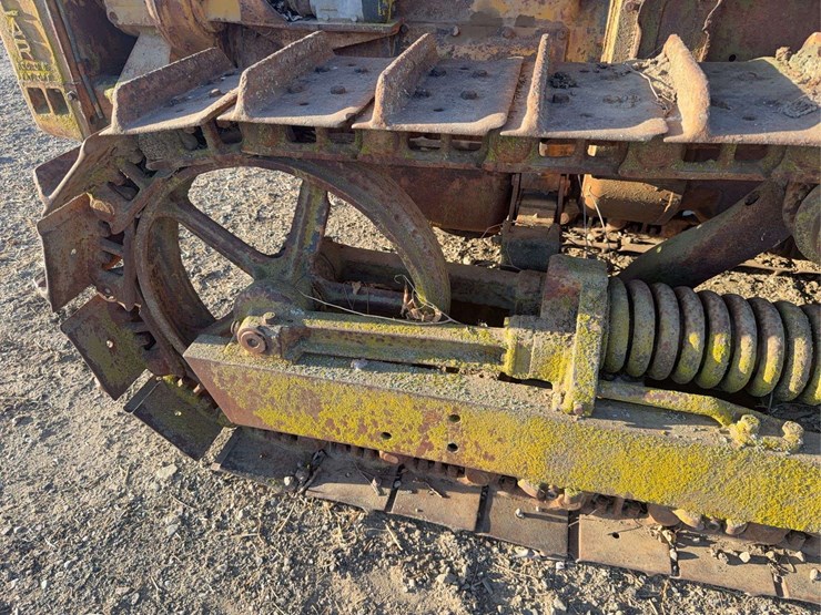caterpillar-thirty-image-12