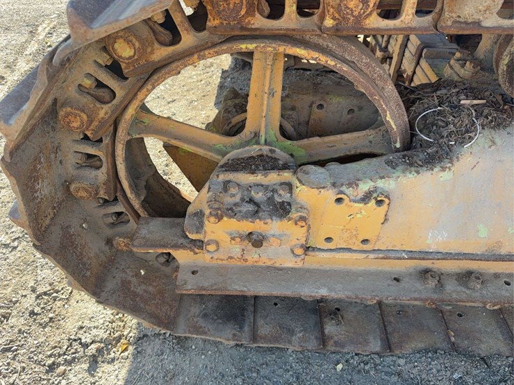 caterpillar-d7-image-12