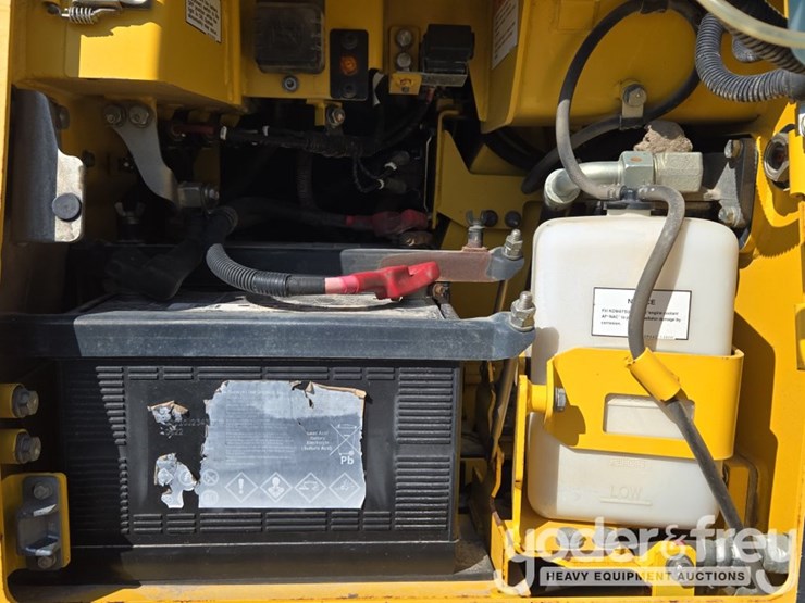 2020-komatsu-d39px-24-image-34