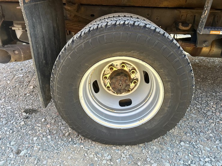 2011-ford-f350-image-77