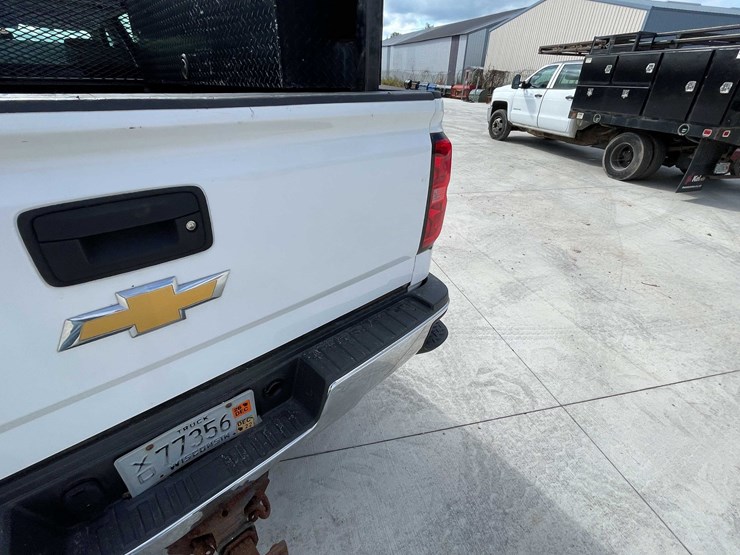 2016-chevrolet-2500-image-31