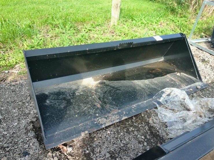 swict-78"-quick-attach-bucket-image-1