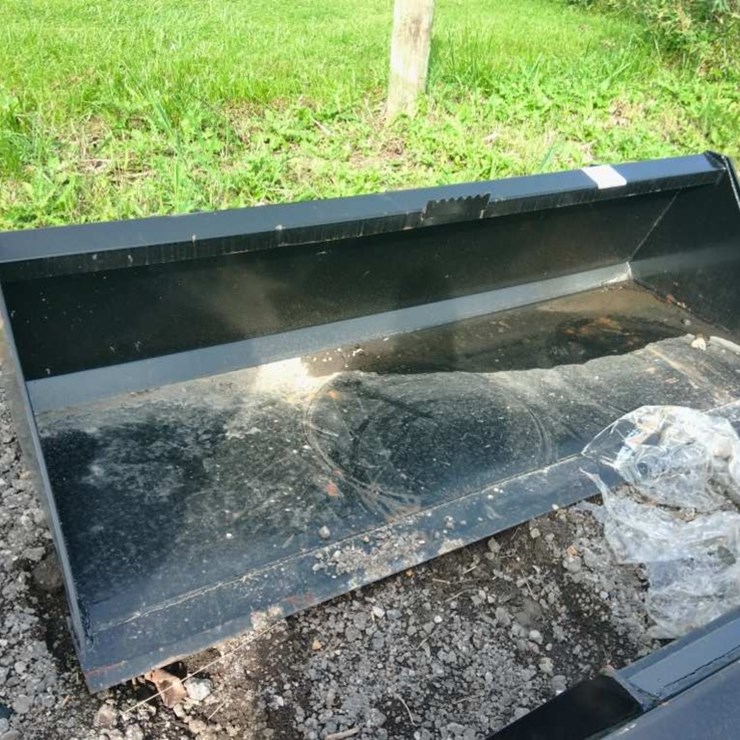 Swict 78" Quick Attach Bucket