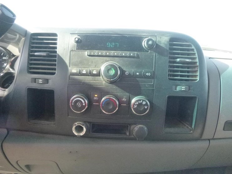 2008-chevrolet-2500-image-13