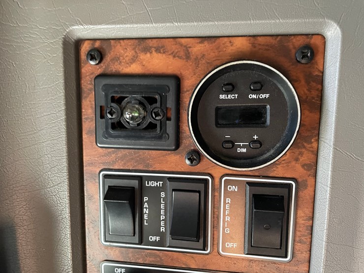 2001-kenworth-w900l-image-107
