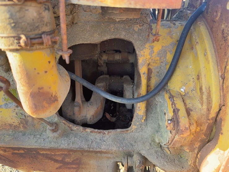 caterpillar-twenty-two-image-10