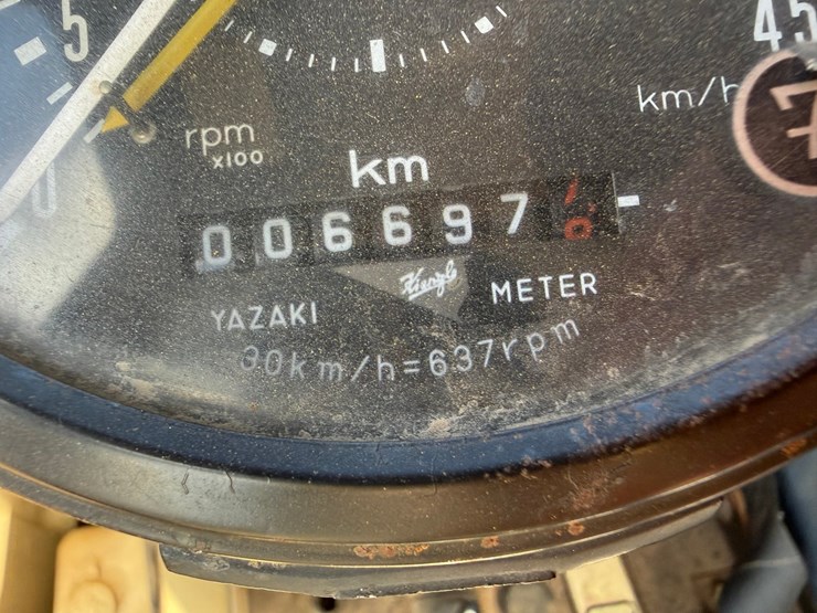 #3534-•-komatsu-gd305a-motor-grader-image-95