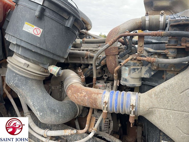2015-freightliner-114sd-image-20