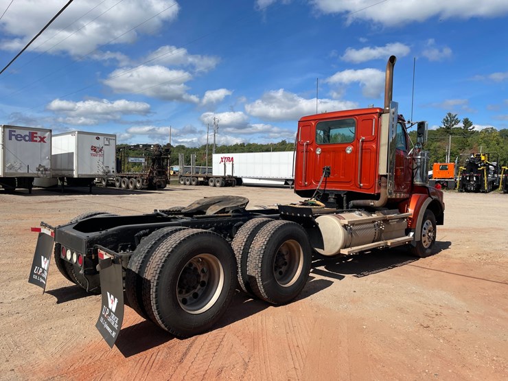 2016-western-star-4900sb-image-5