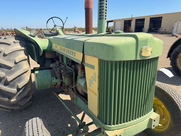 john-deere-820-image-11