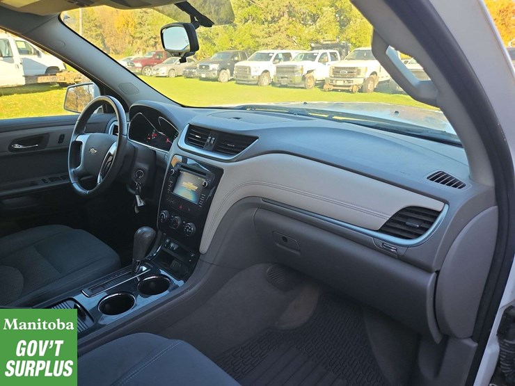 2016-chevrolet-traverse-image-33
