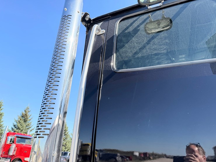 #1727-•-2020-western-star-day-cab-truck-tractor-image-25