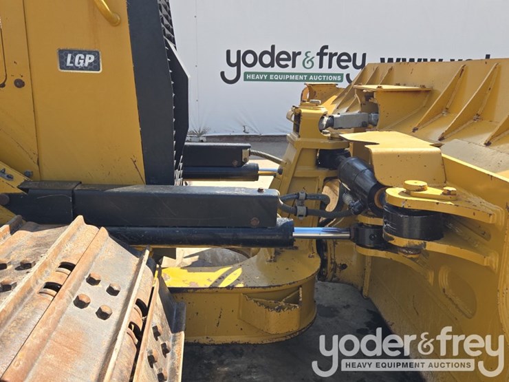 2021-caterpillar-d4-lgp-image-29