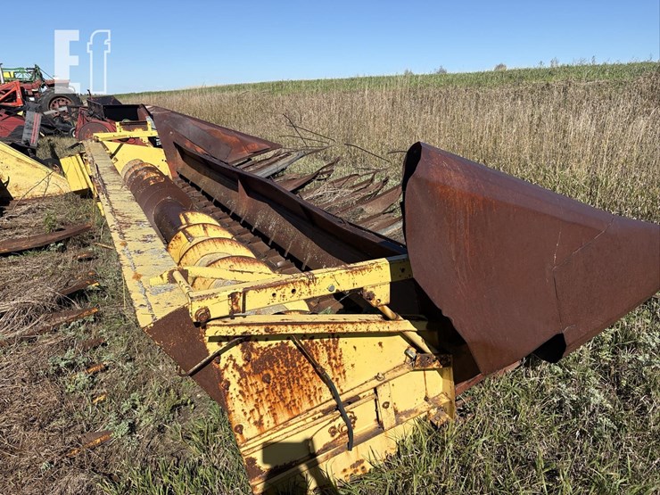 new-holland-960-image-1
