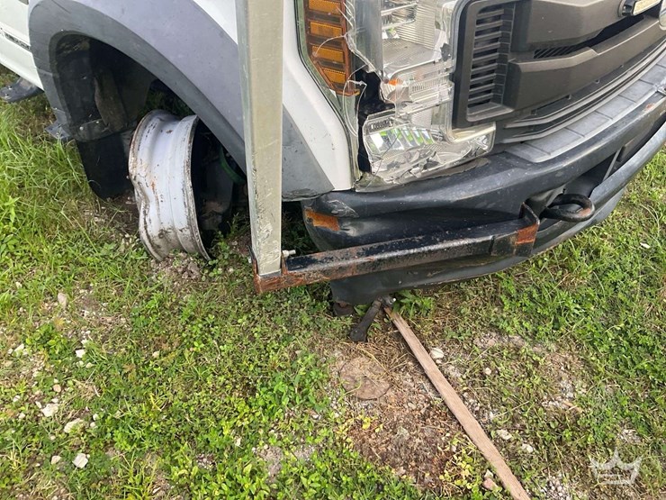 2019-ford-f550-image-16