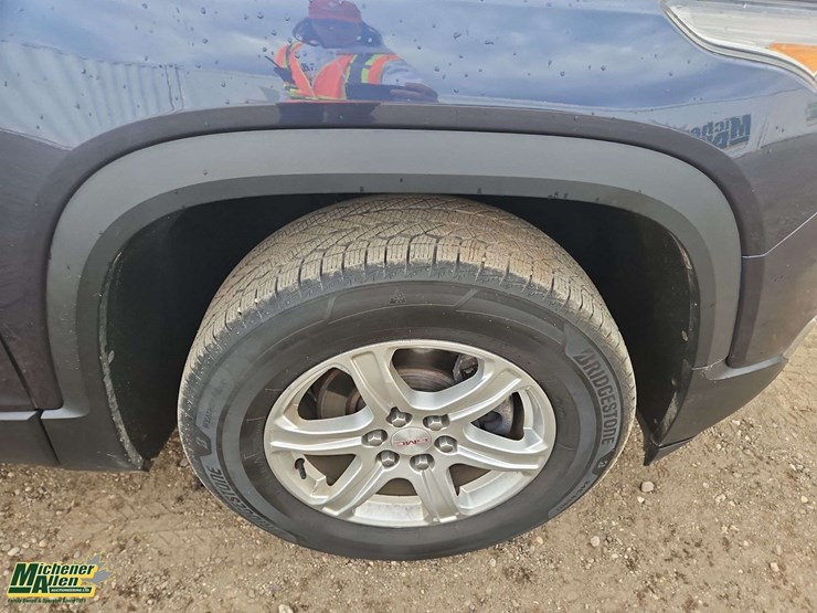 2018-gmc-acadia-image-13