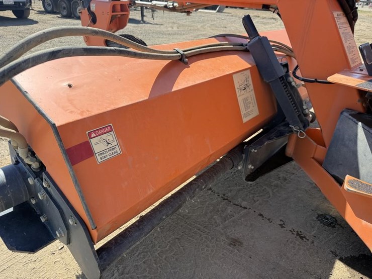 lay-mor-sm-300-3-wheel-broom-image-26