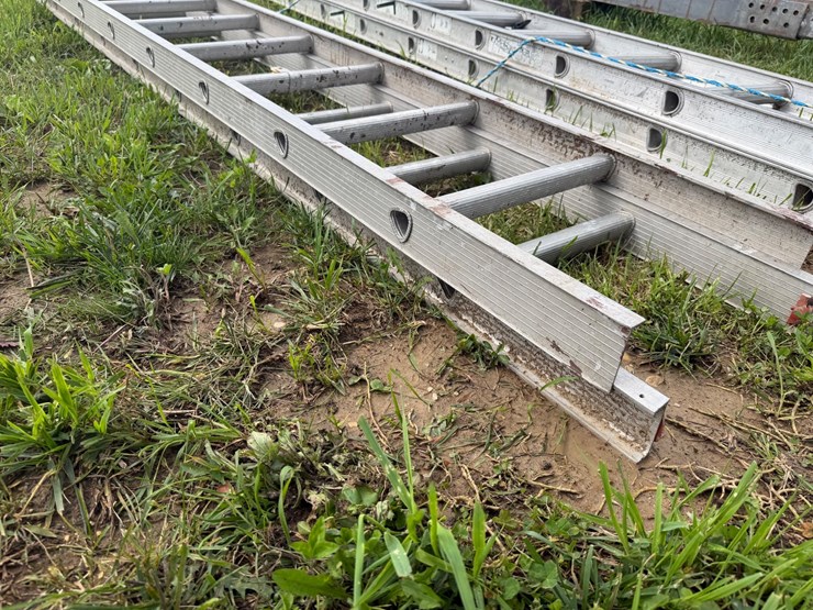 #4044-•-aluminum-extension-ladder-image-3