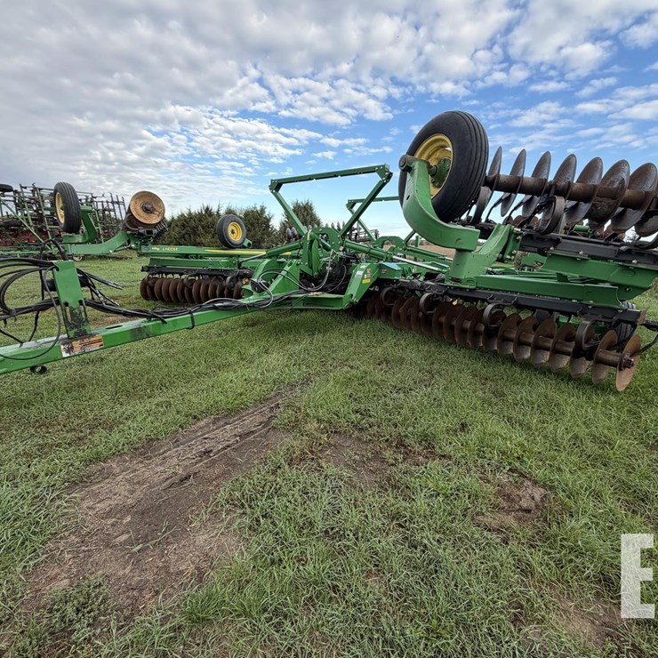 JOHN DEERE 2623VT