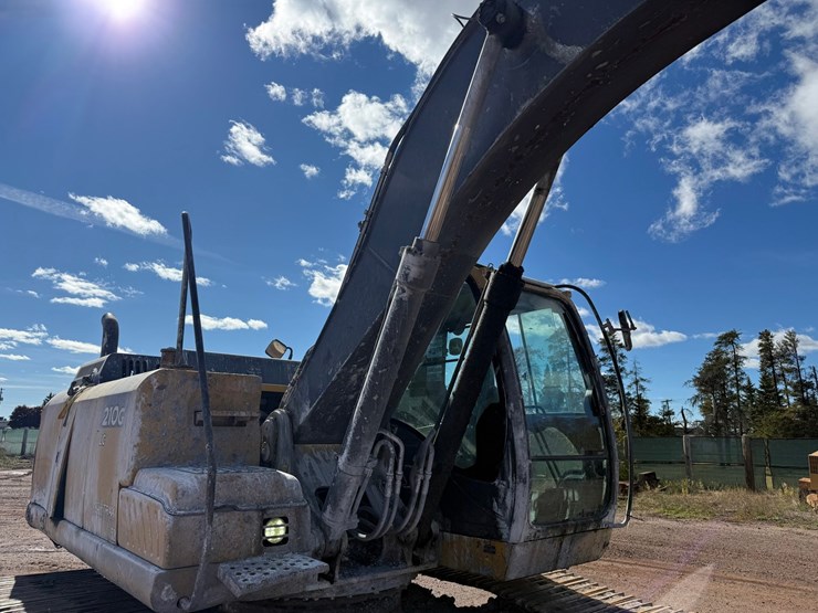 deere-210g-lc-image-23