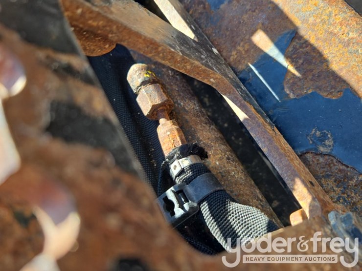 2018-caterpillar-299d2-image-28