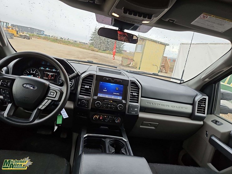 2022-ford-f250-image-24