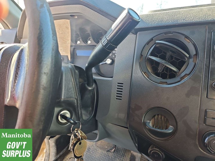 2014-ford-f550-image-21