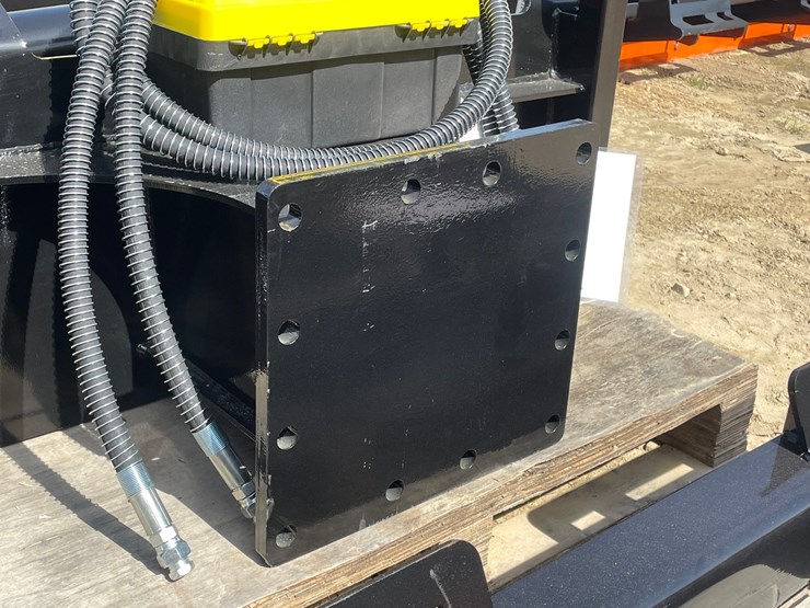 #2014-•-wolverine-skid-steer-post-driver-attachment-image-17