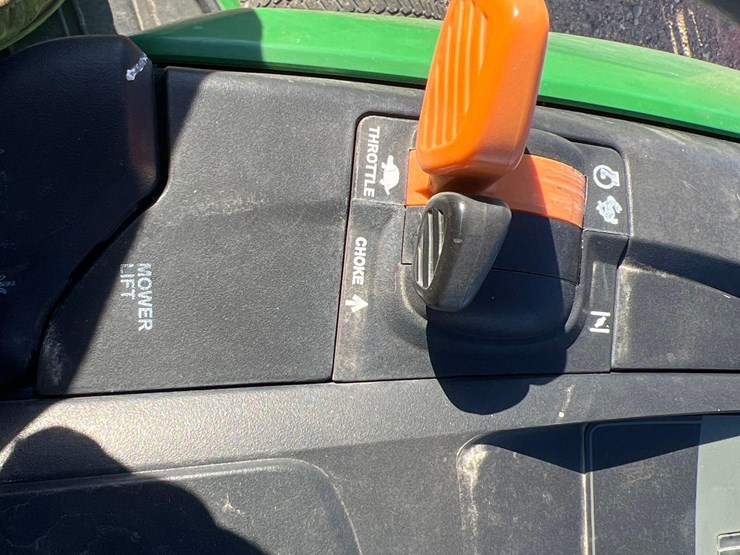 john-deere-x310-image-13
