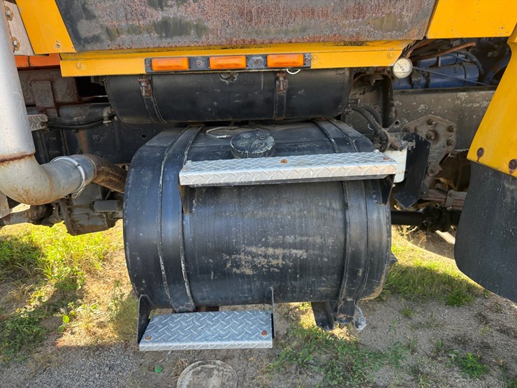 1989-ford-l8000-image-48