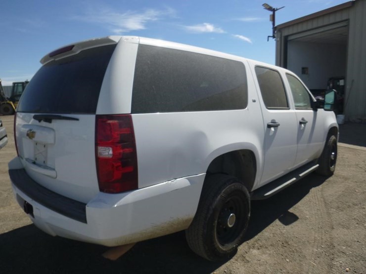 2007-chevrolet-suburban-image-4