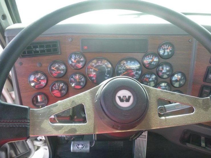 2009-western-star-4900-image-19