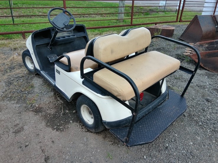 ez-go-golf-cart-image-4