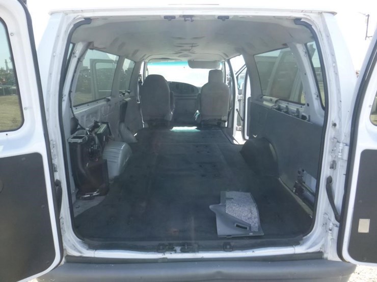 2007-ford-econoline-350-image-9