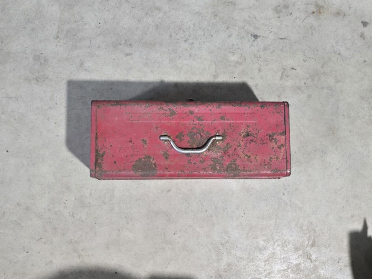 stack-on-22"-heavy-duty-flat-top-hand-toolbox-image-2