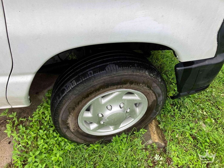2008-ford-cargo-image-25