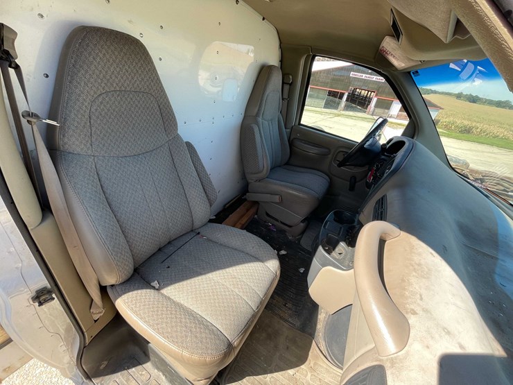 1999-chevrolet-3500-image-31