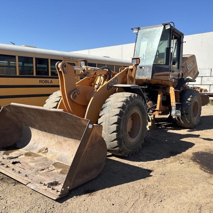 2002 CASE 621D
