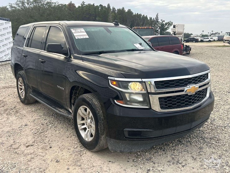 2018-chevrolet-tahoe-image-2
