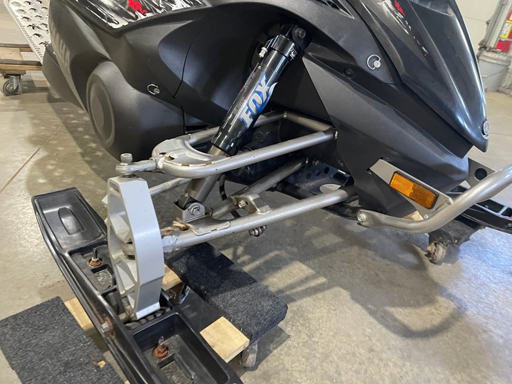 #3152-•-2008-yamaha-fx-nytro-snowmobile-image-13