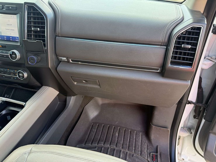 2020-ford-expedition-limited-image-36