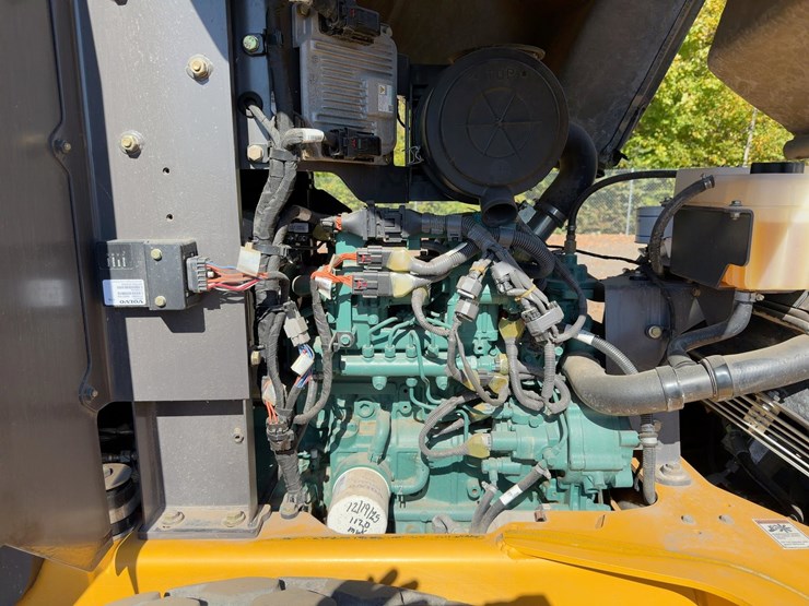 2018-volvo-sd75b-image-14