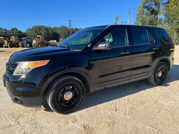 2015-ford-explorer-image-1