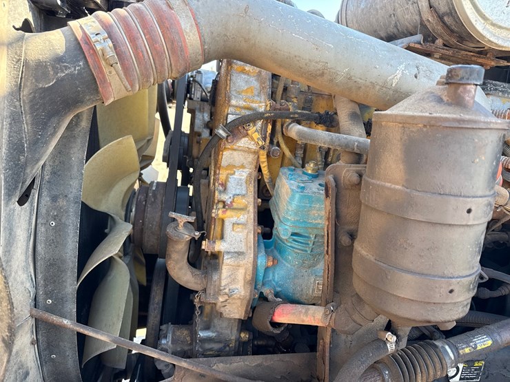 2005-kenworth-t800-image-29
