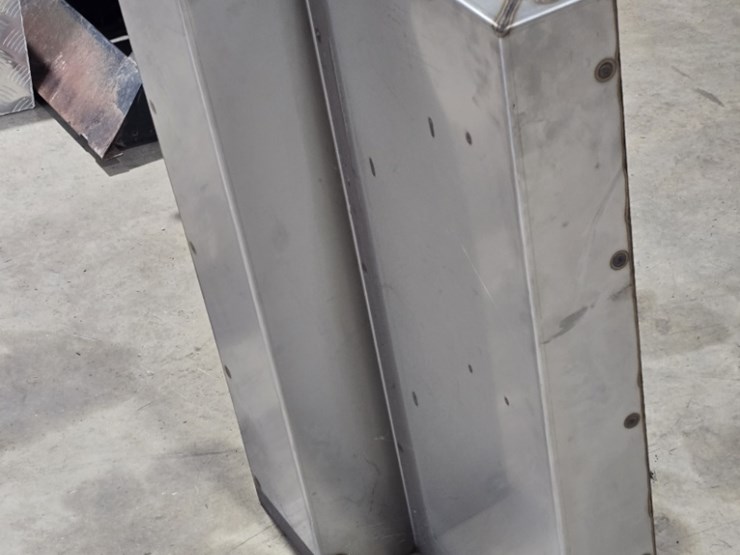 stainless-steel-fuel-tank-image-2