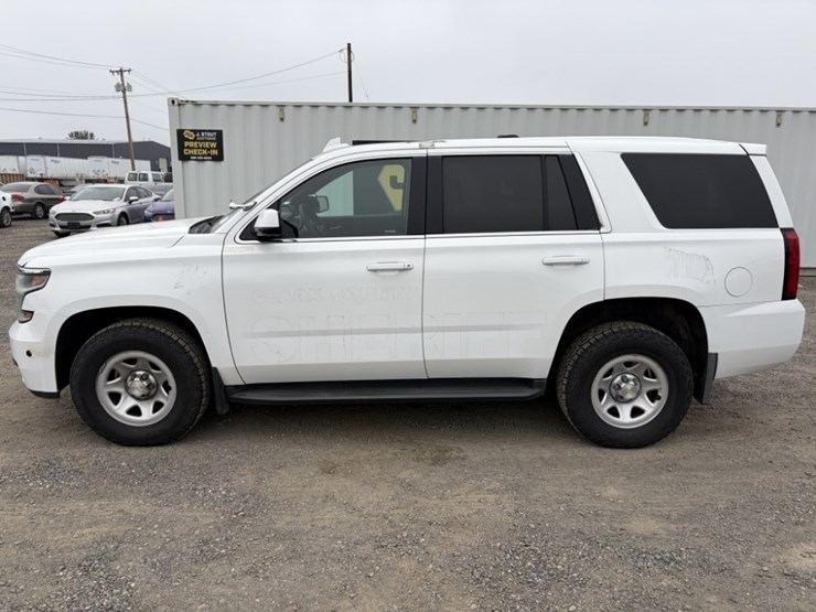 2017-chevrolet-tahoe-image-7